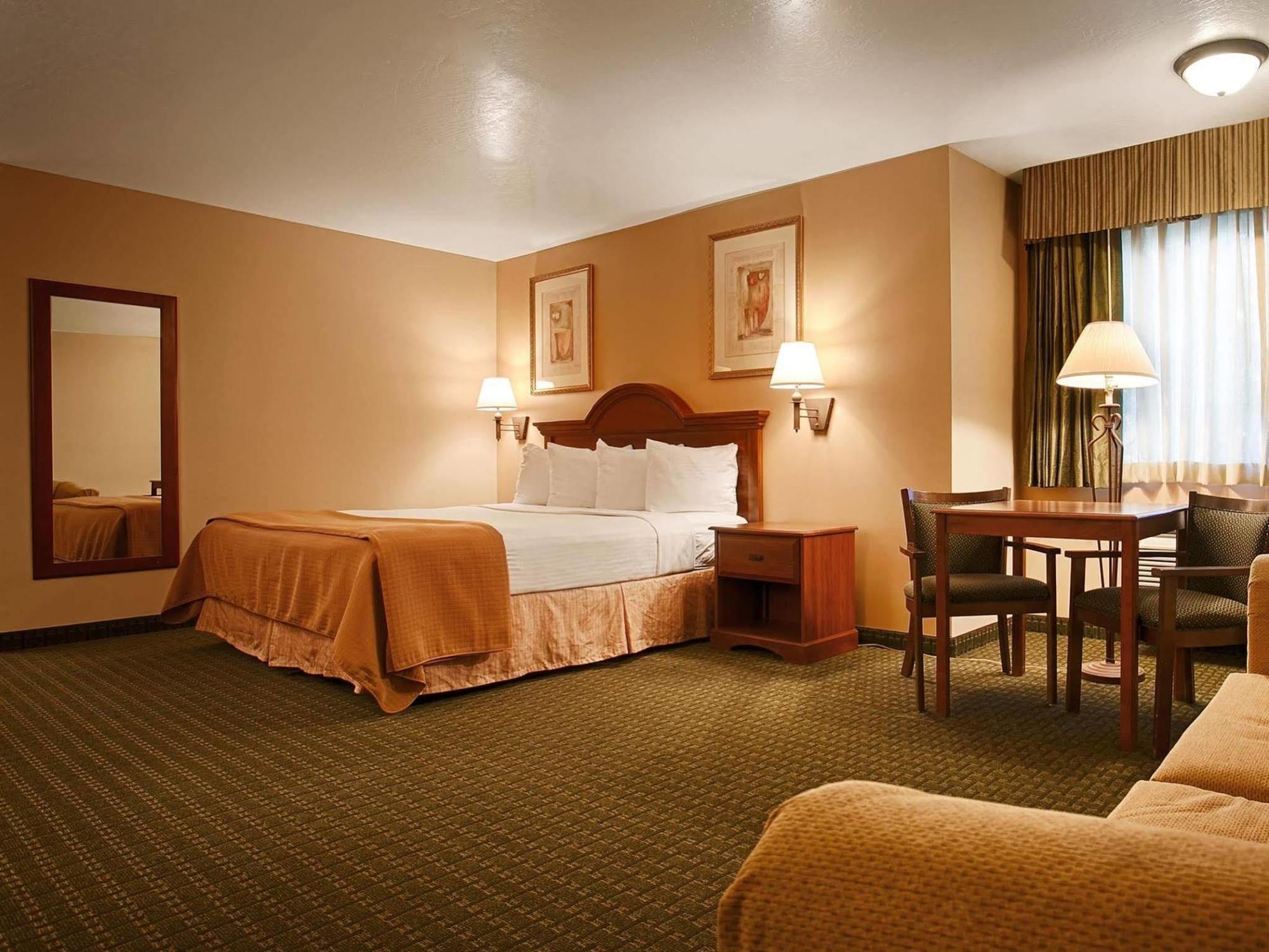 Hotel Surestay By Western 3*